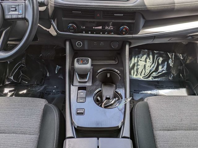 Used 2023 Nissan Rogue SV FWD image 19