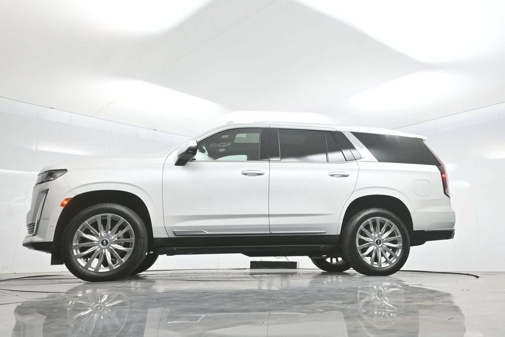 Used 2022 Cadillac Escalade Premium Luxury AWD/4WD image 7