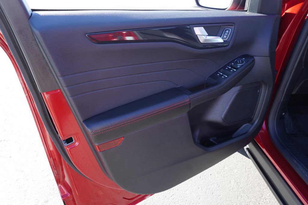 Used 2025 Ford Escape ST-Line w/ Tech Pack #1 image 14