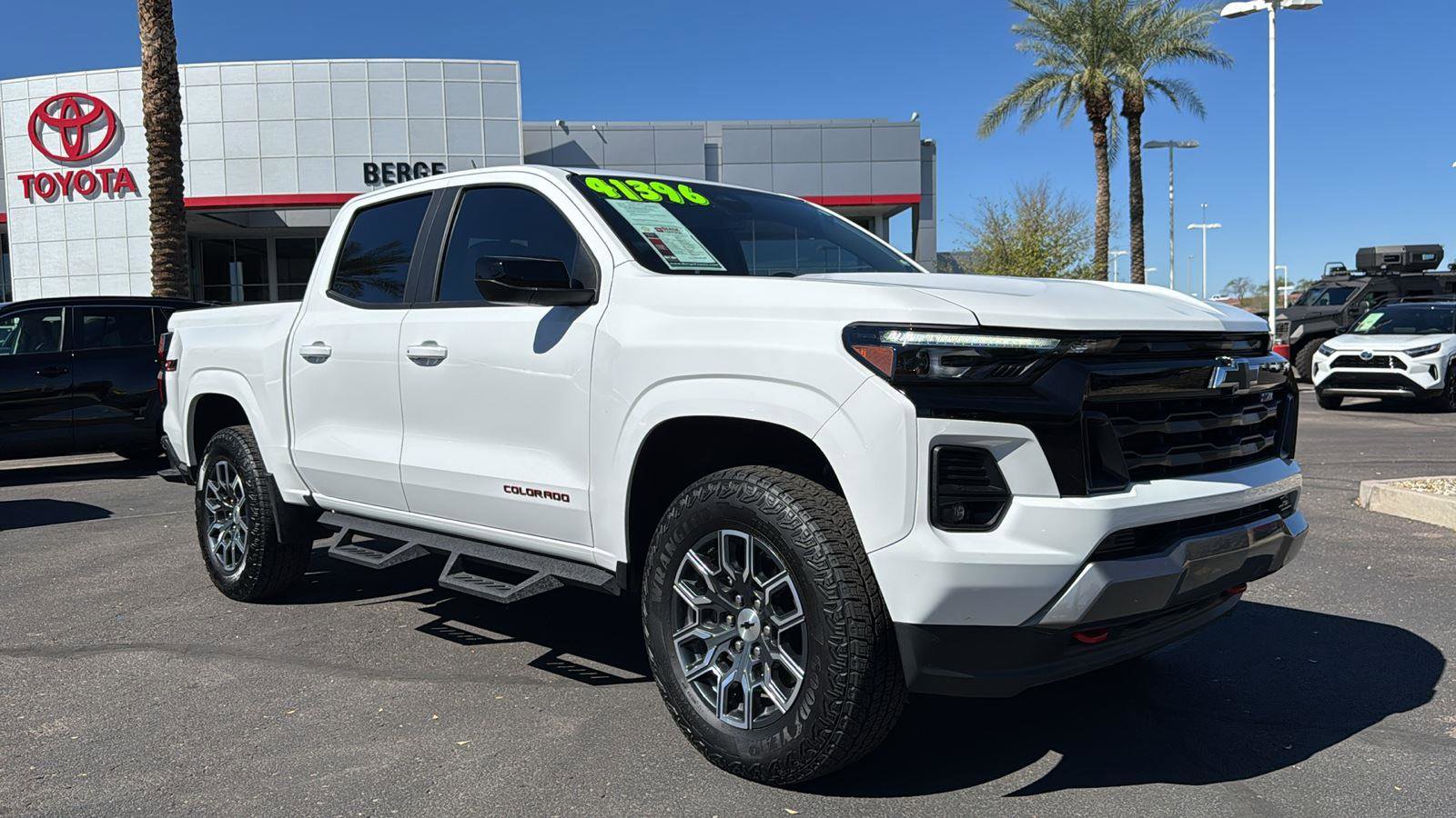 Used 2024 Chevrolet Colorado Z71 w/ Z71 Convenience Package 2