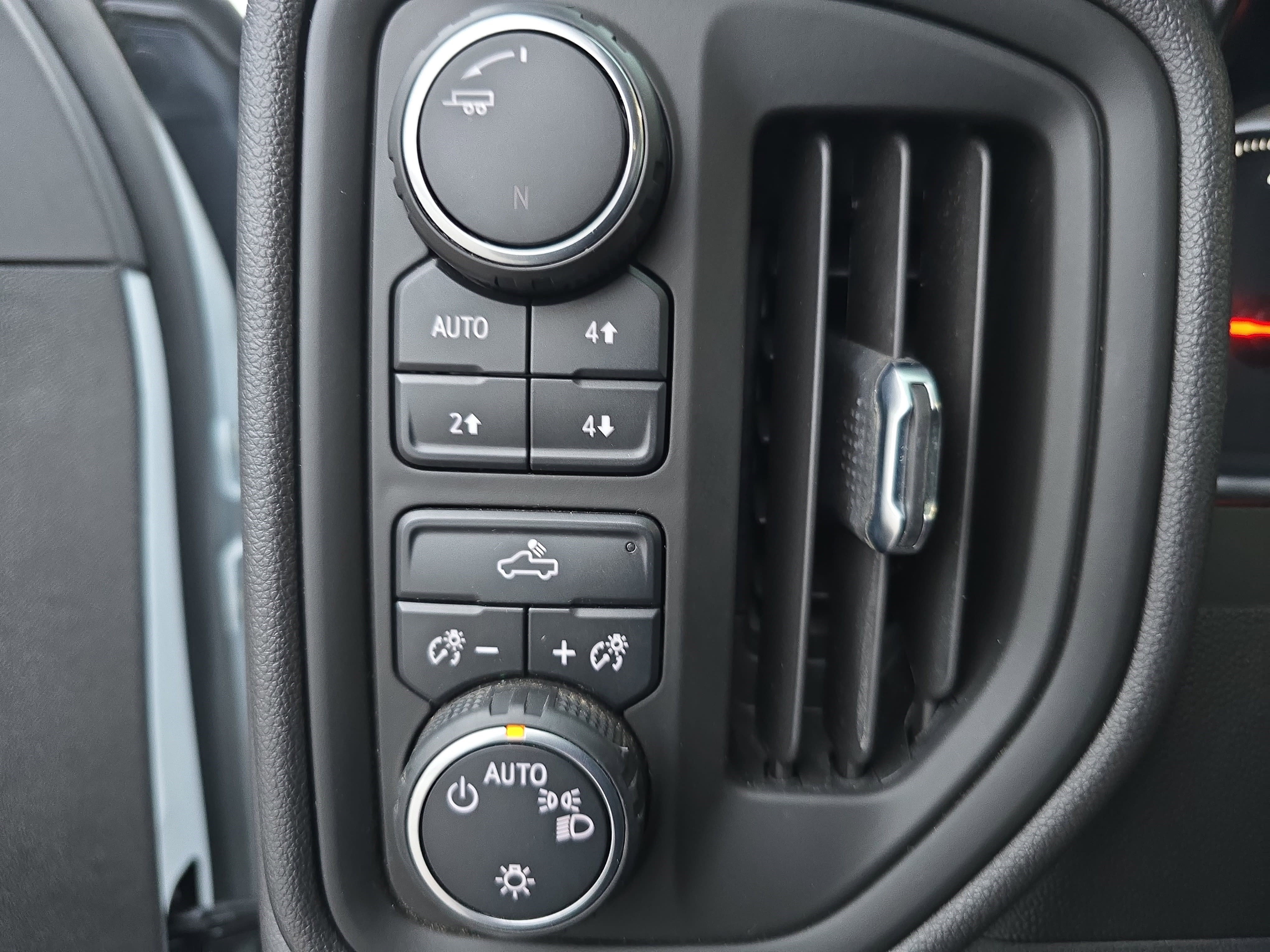 Used 2021 Chevrolet Silverado 1500 Custom Trail Boss w/ LPO, Dark Essentials Package image 25