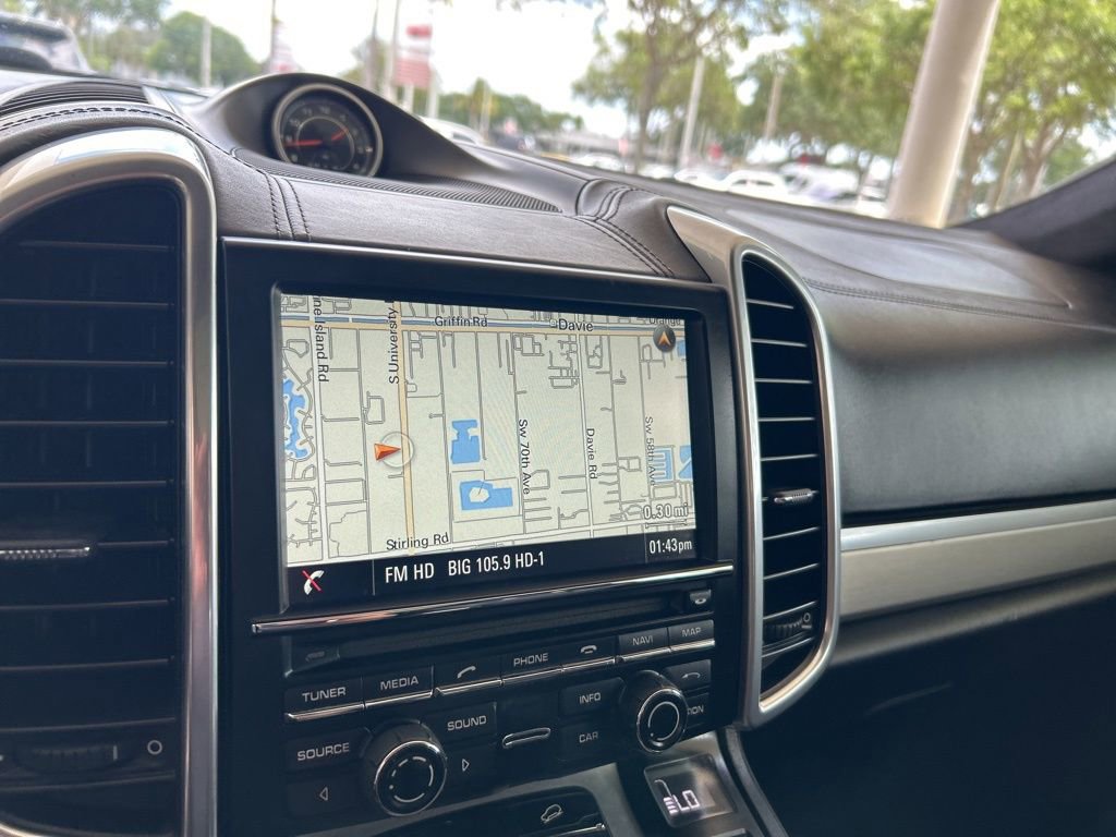 Used 2016 Porsche Cayenne GTS image 10