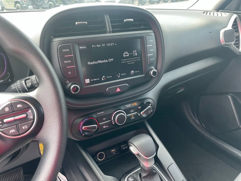 Certified 2024 Kia Soul LX w/ Option Group 015 FWD image 15