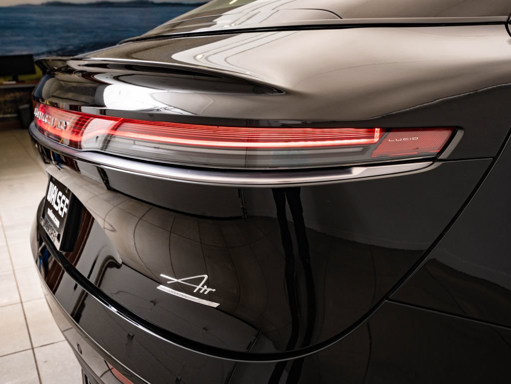Used 2024 Lucid Air Touring AWD/4WD image 9