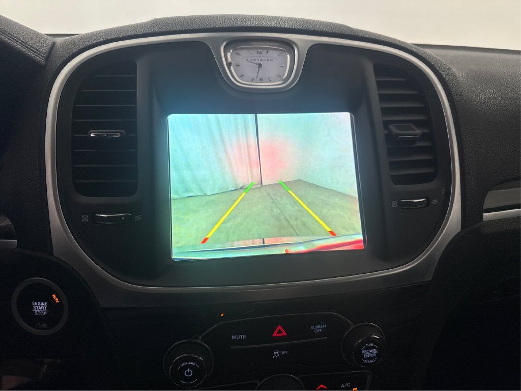 Used 2018 Chrysler 300 Touring RWD image 40