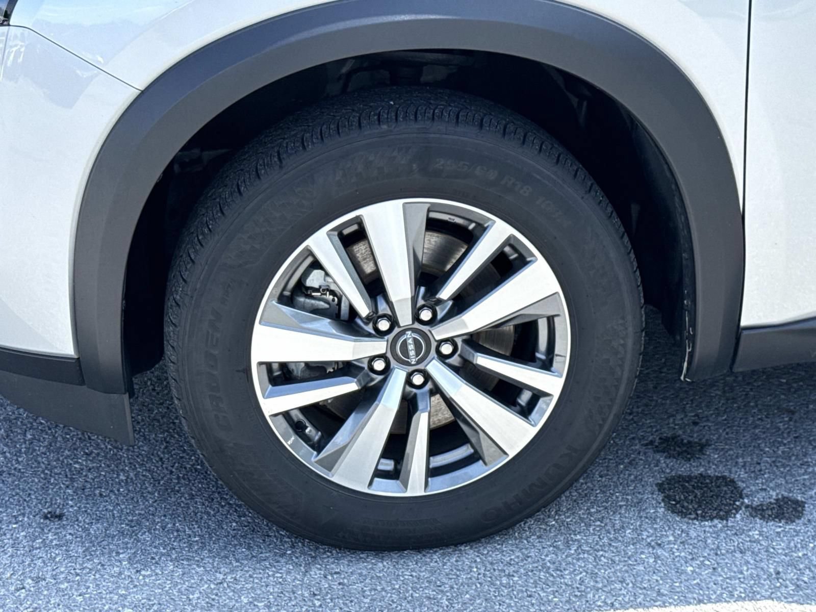 Used 2025 Nissan Pathfinder SL AWD/4WD image 7