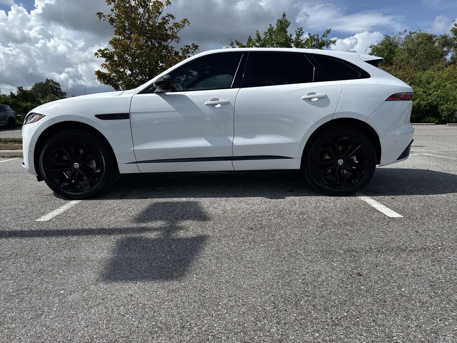Used 2026 Jaguar F-PACE R-Dynamic S AWD/4WD image 3