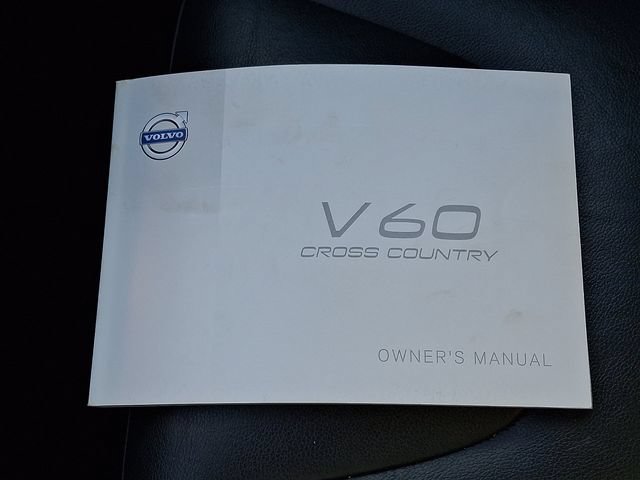 Used 2016 Volvo V60 T5 Cross Country Platinum AWD/4WD image 27