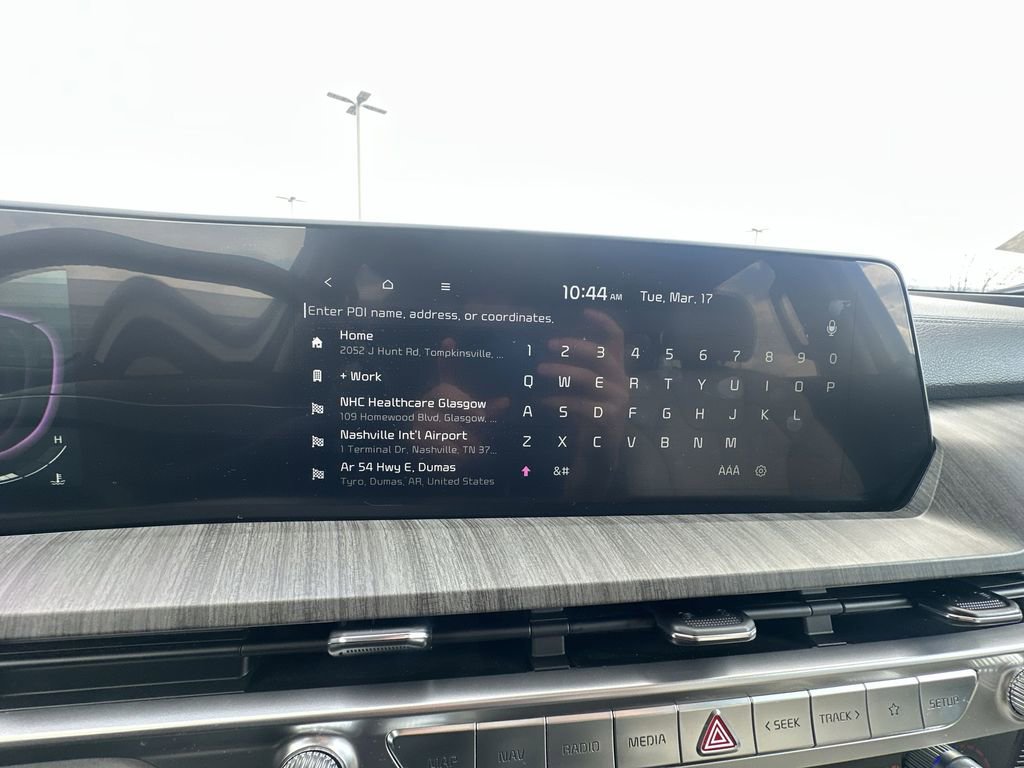 Used 2024 Kia Telluride EX w/ EX Captain's Chair Package image 25