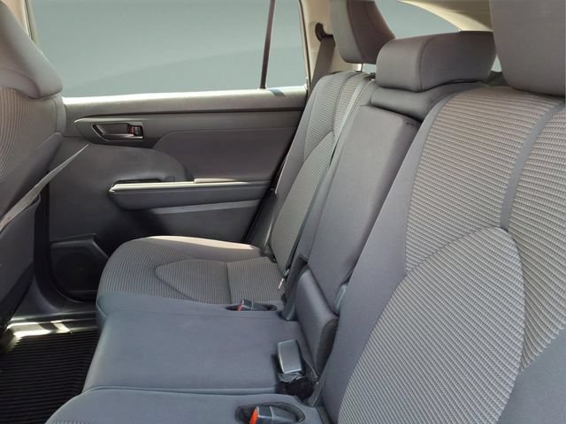Certified 2024 Toyota Highlander LE AWD/4WD image 17