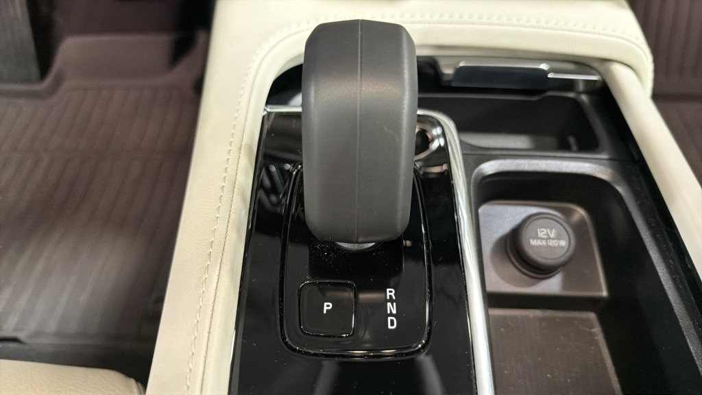 Used 2025 Volvo V90 B6 Cross Country Plus w/ Climate Package AWD/4WD image 40