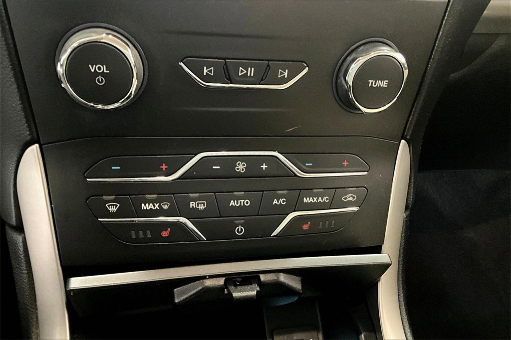 Used 2019 Ford Edge SEL image 15