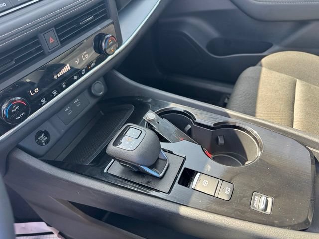 Used 2026 Nissan Rogue SV FWD image 17