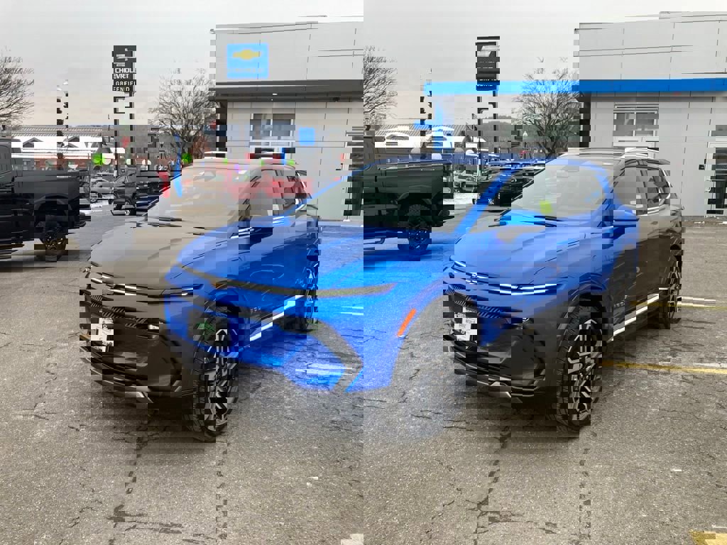 New 2026 Chevrolet Equinox EV LT w/ Convenience Package II image 3