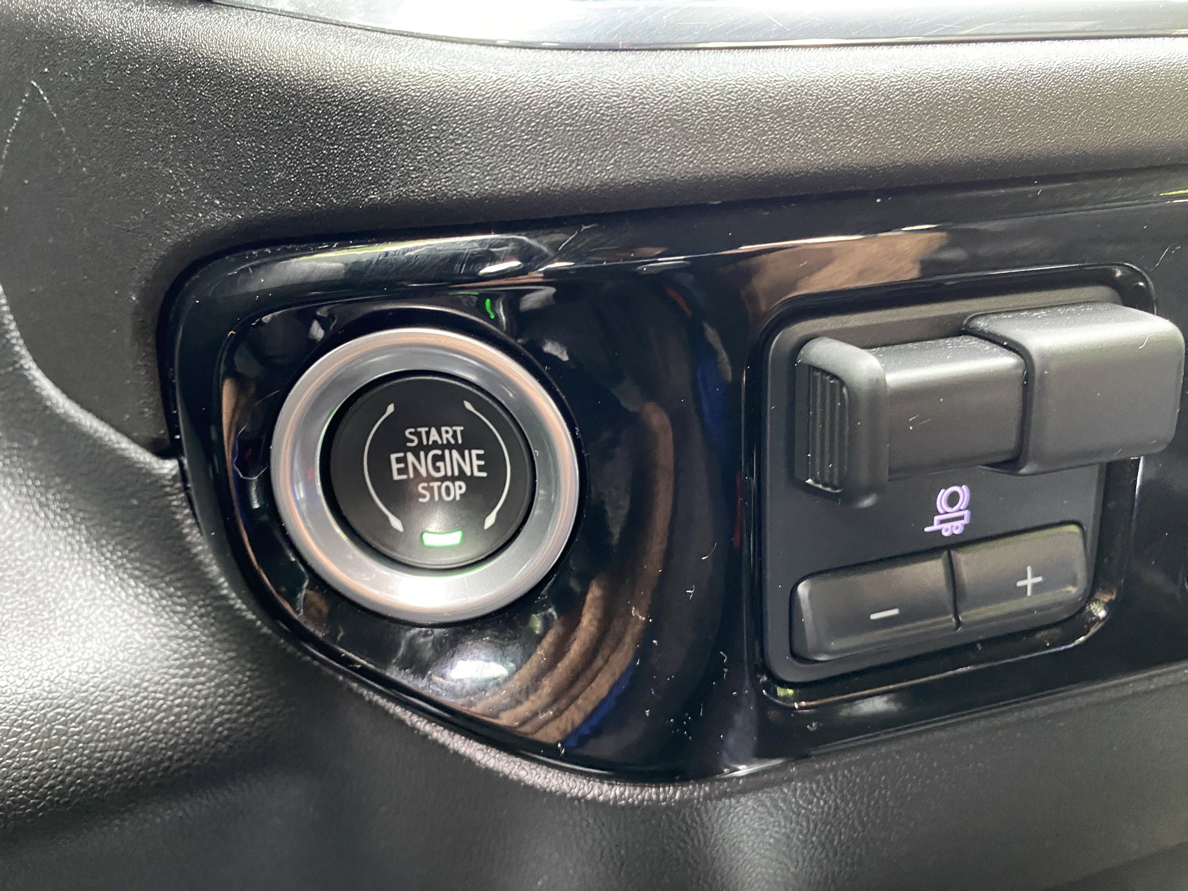 Used 2023 Chevrolet Silverado 1500 LTZ AWD/4WD image 29