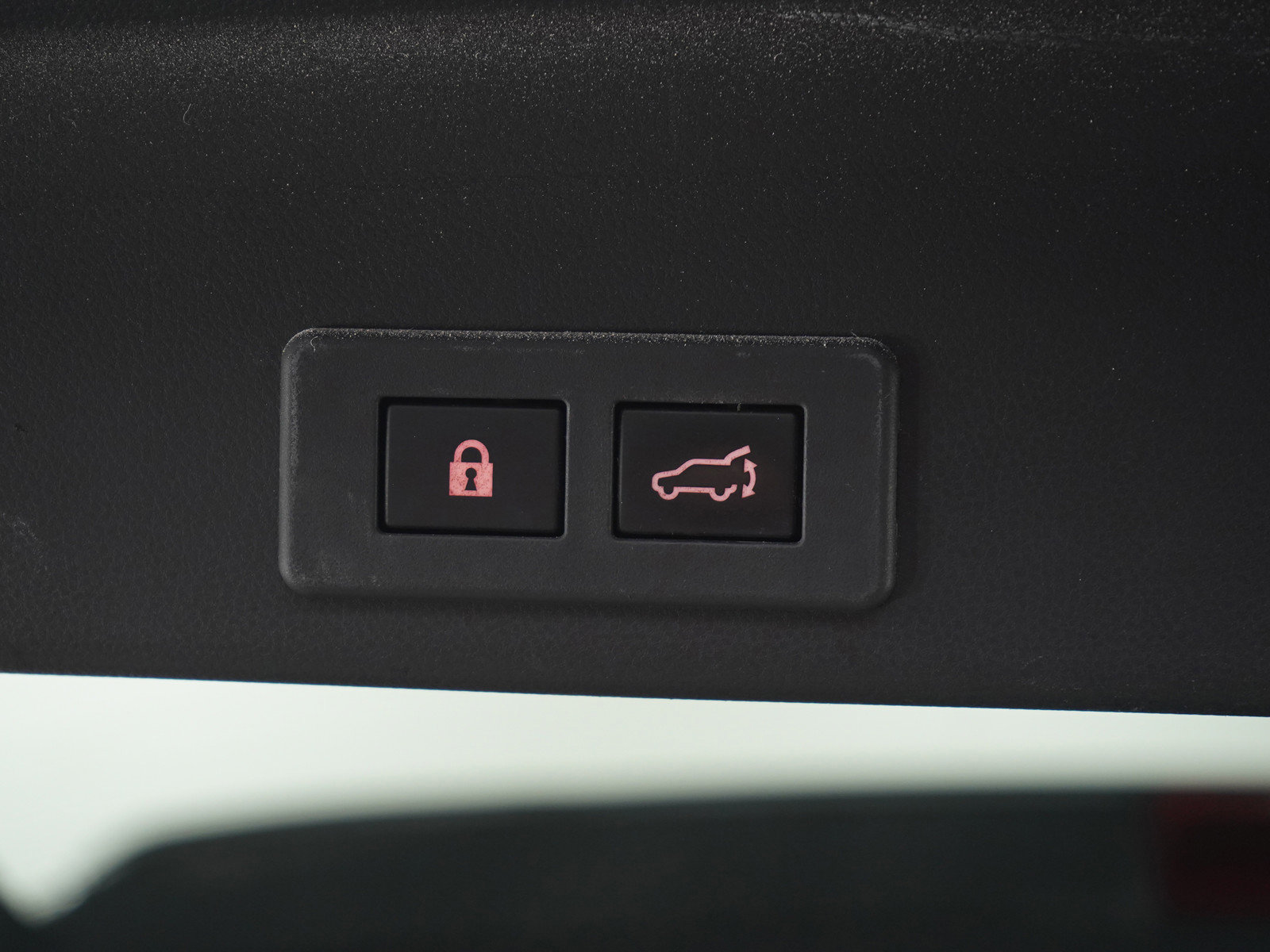 Used 2020 Subaru Ascent Limited w/ Technology Package image 18