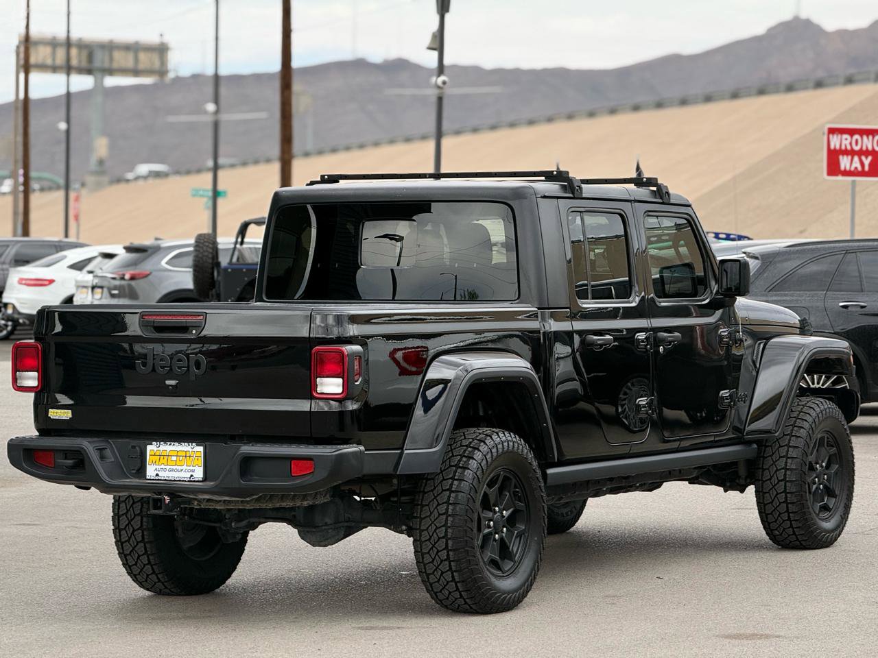 Used 2022 Jeep Gladiator Sport AWD/4WD image 7