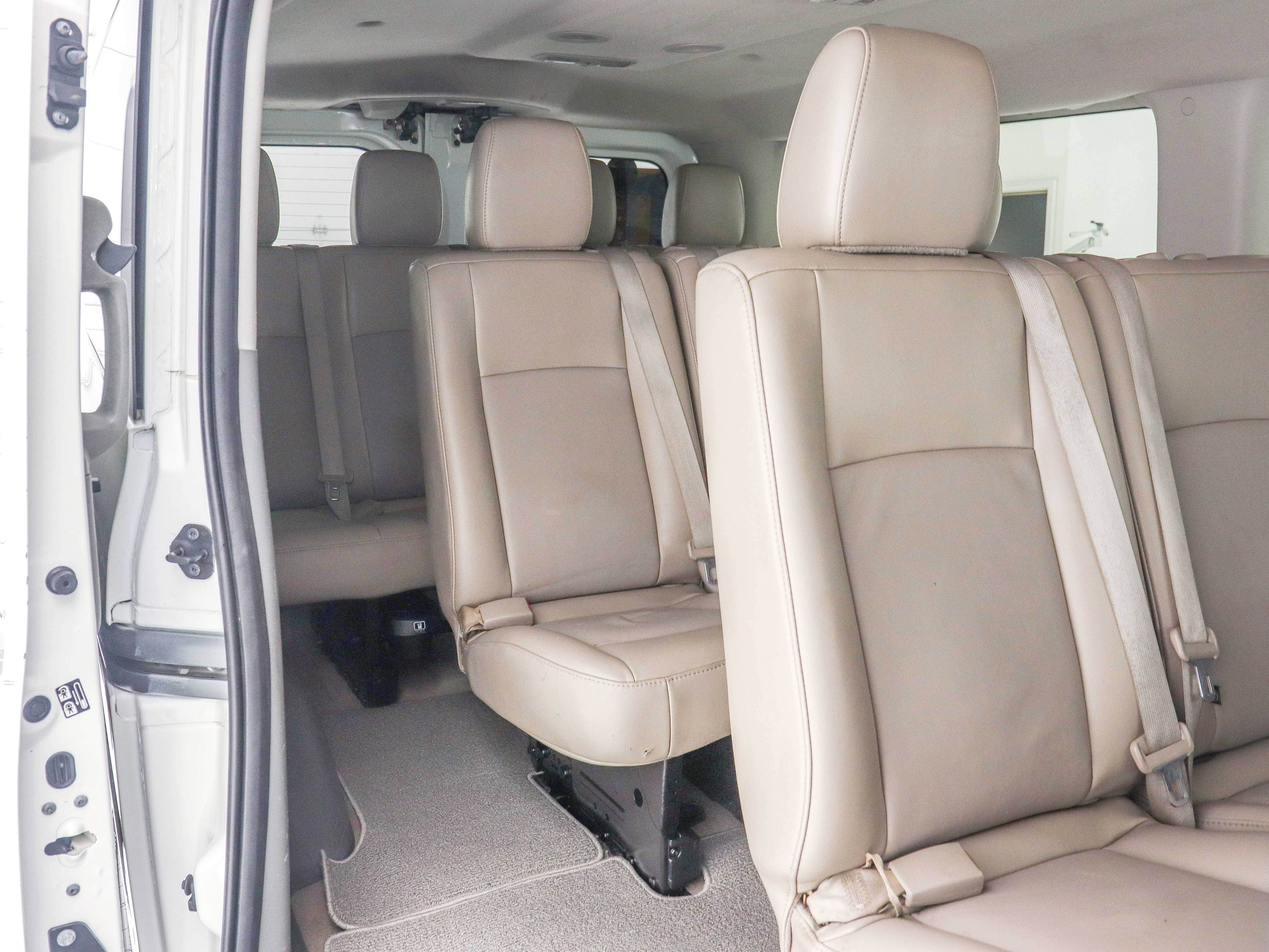 Used 2016 Nissan NV 3500 SL image 15