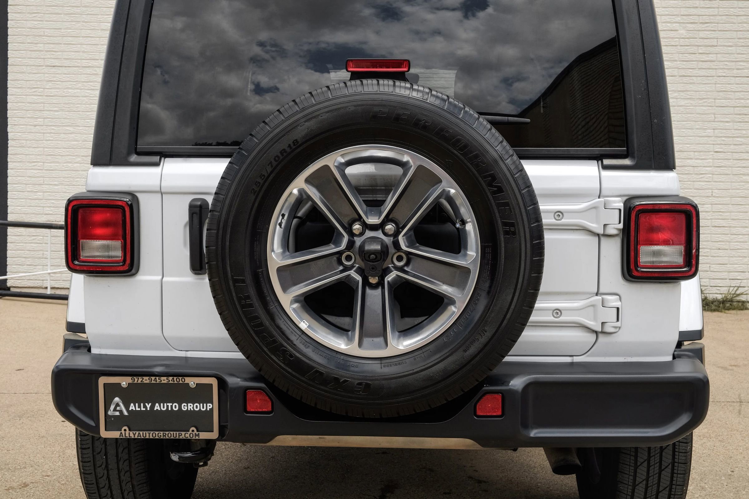 Used 2020 Jeep Wrangler Unlimited Sahara image 45