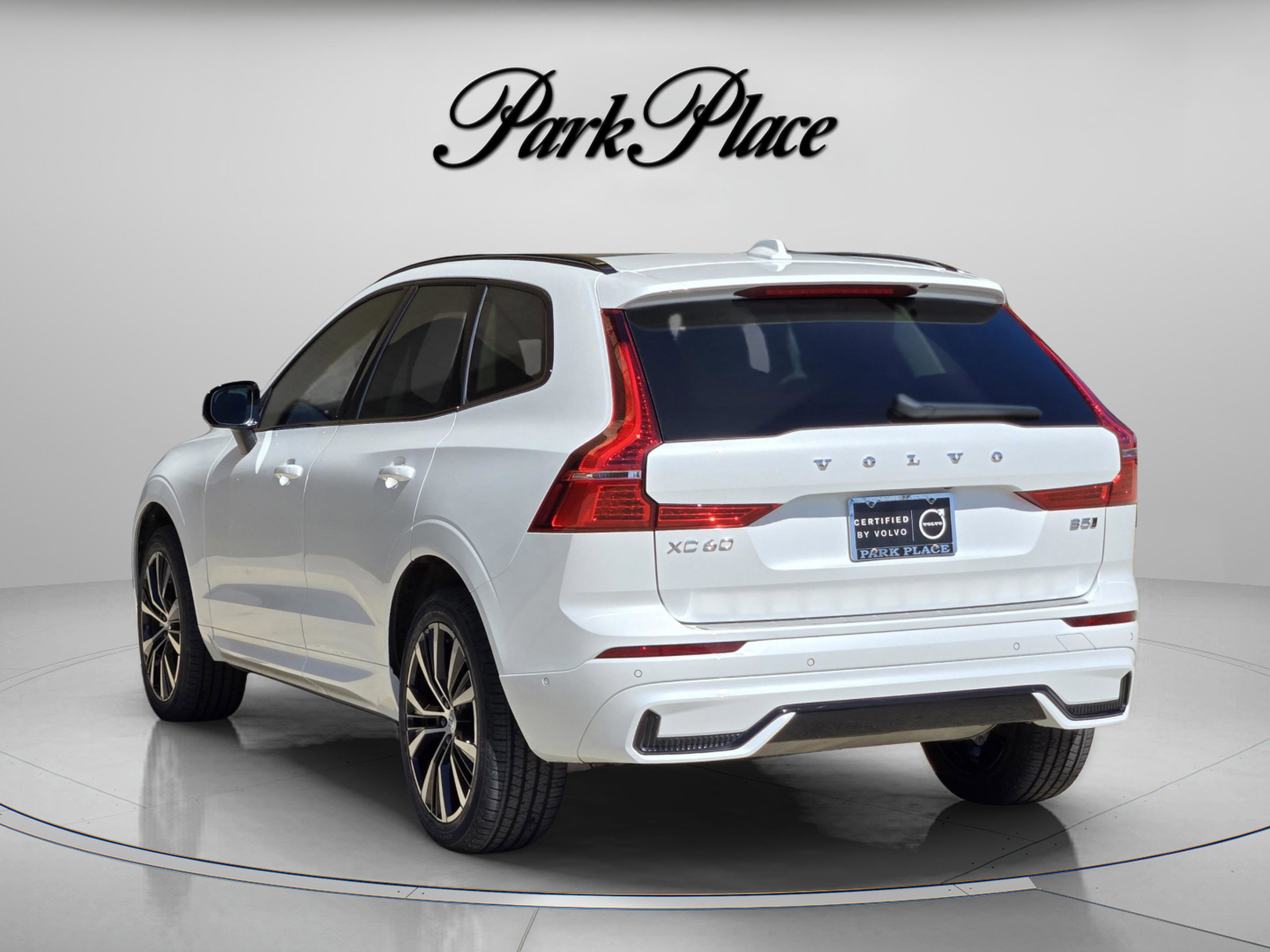 Used 2024 Volvo XC60 B5 Plus w/ Protection Package Premier image 3