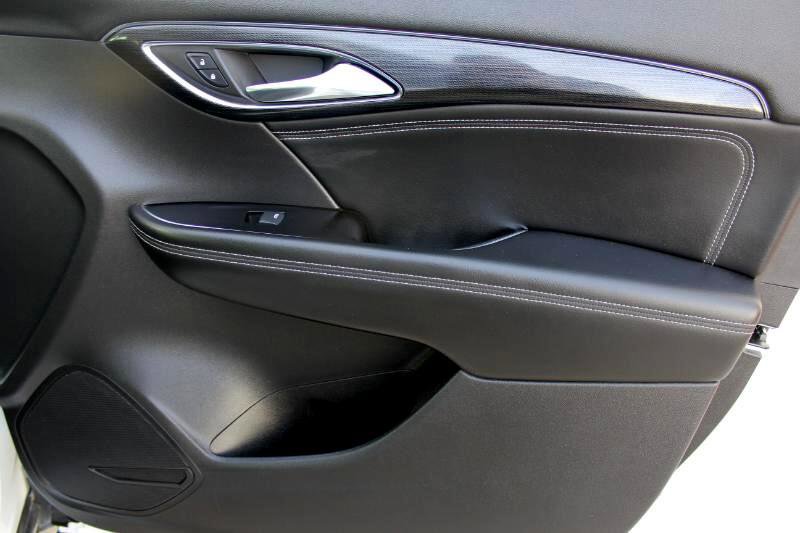 Used 2023 Buick Envision Essence image 23