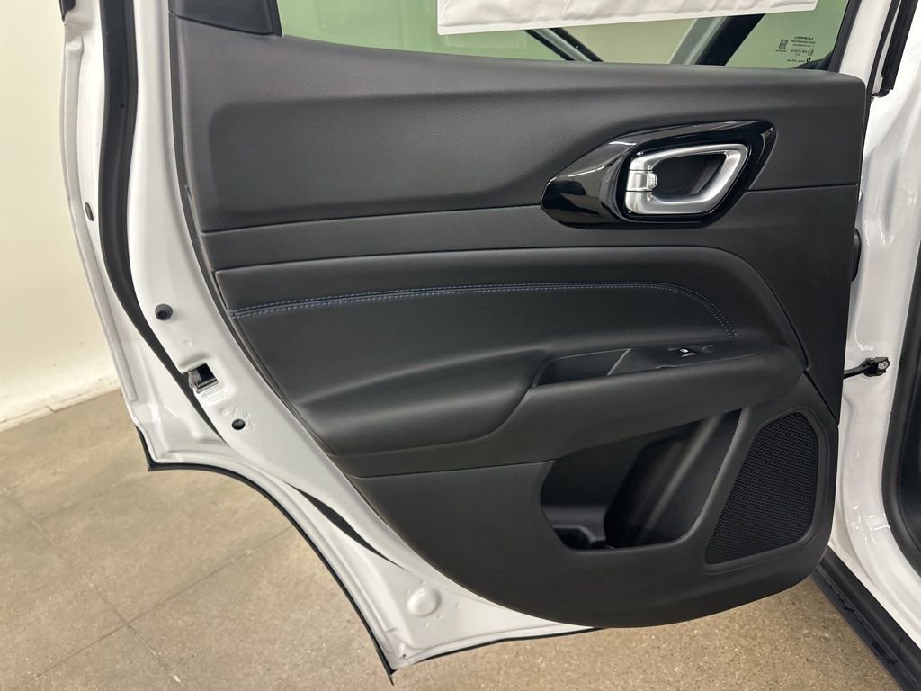 New 2026 Jeep Compass Latitude image 26