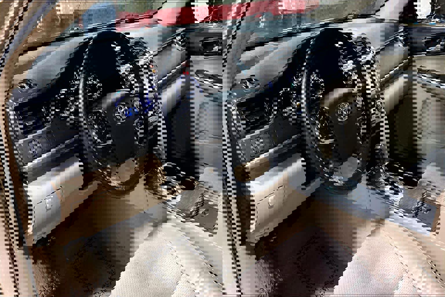 Used 2012 Toyota Camry XLE w/ Leather Pkg image 17