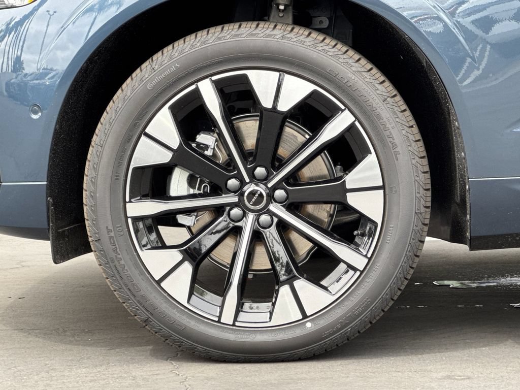 New 2026 Volvo XC60 B5 Plus w/ Climate Package AWD/4WD image 25