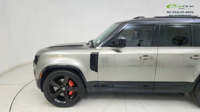 Used 2025 Land Rover Defender 110 X image 9