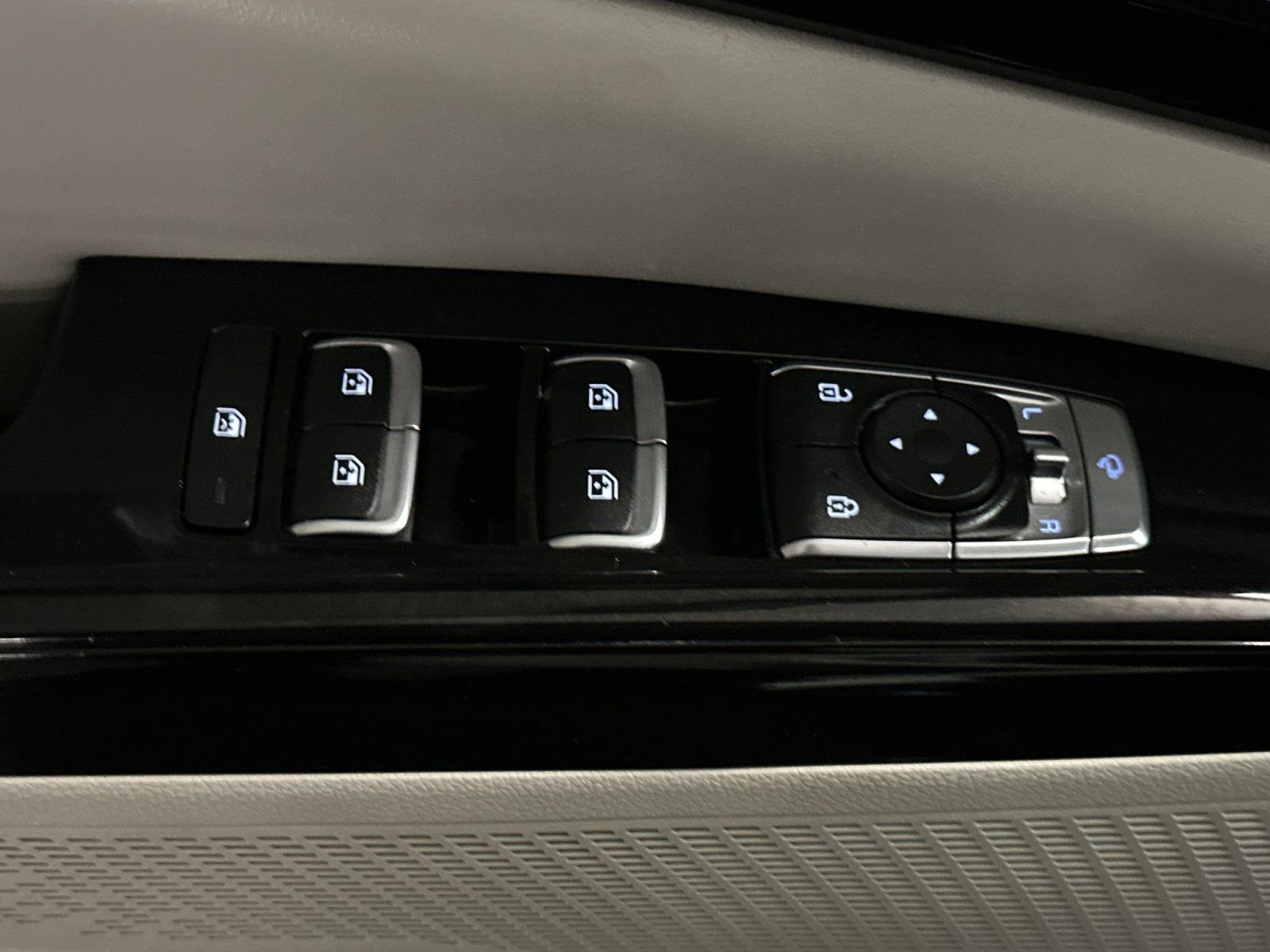 Certified 2022 Kia Carnival SX Prestige image 14