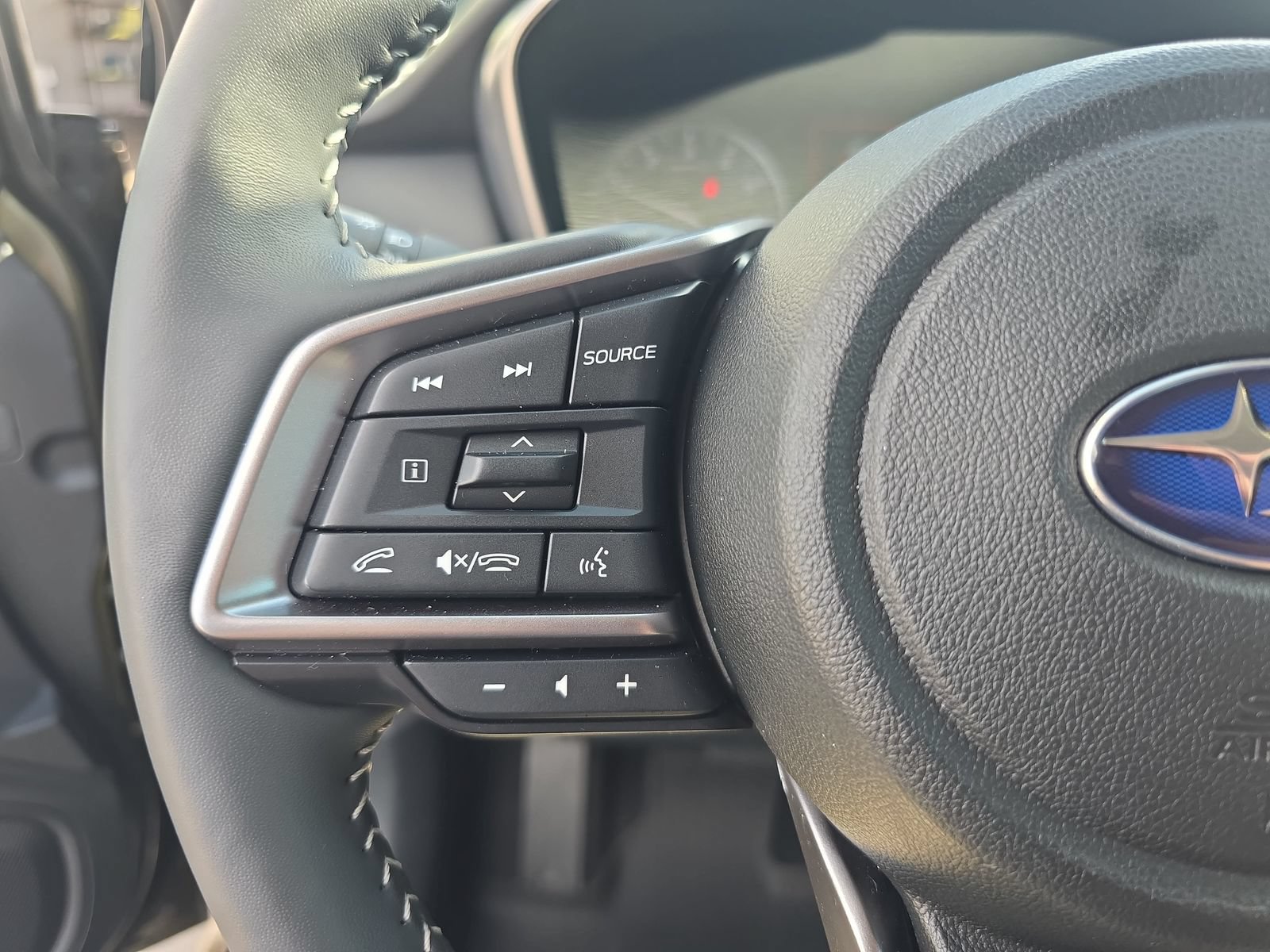 Used 2025 Subaru Outback Touring XT AWD/4WD image 14