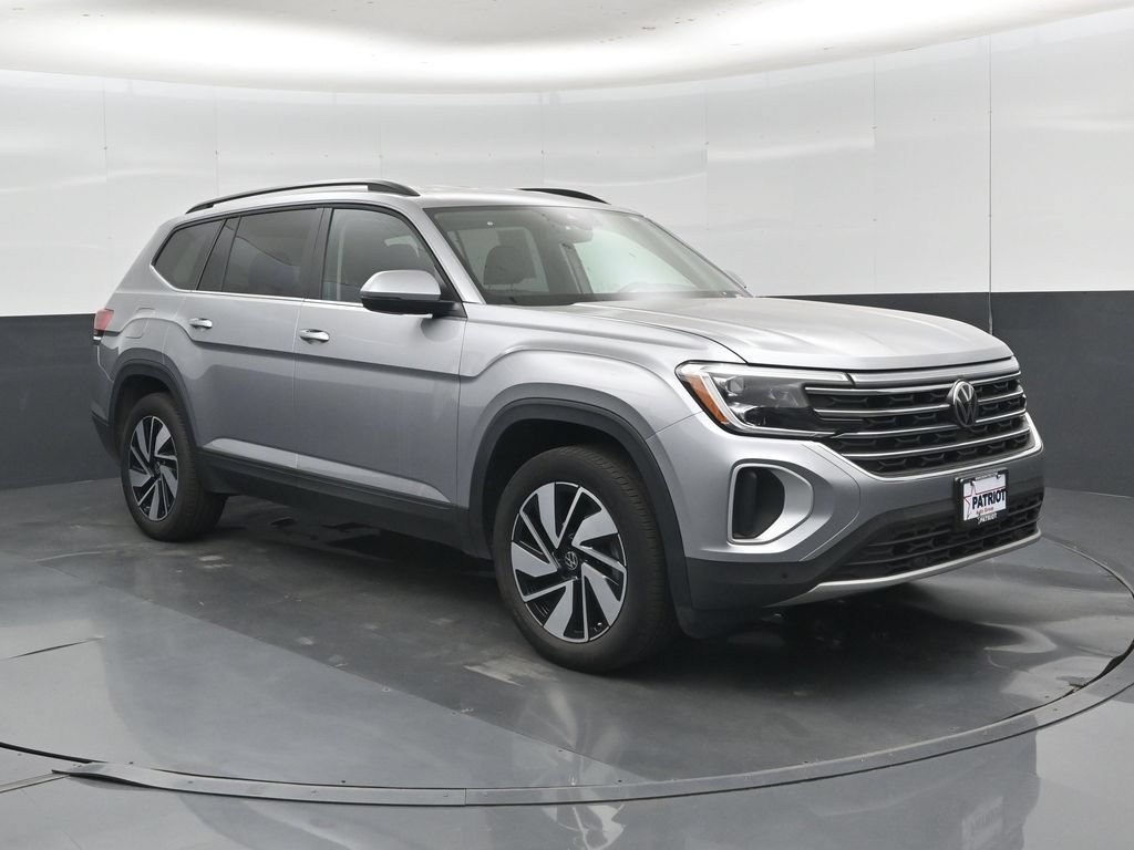 Used 2025 Volkswagen Atlas SE FWD image 1
