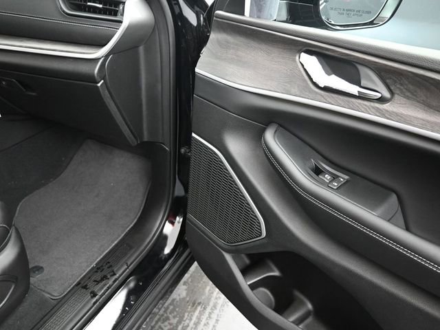 New 2026 Jeep Grand Cherokee Limited image 24