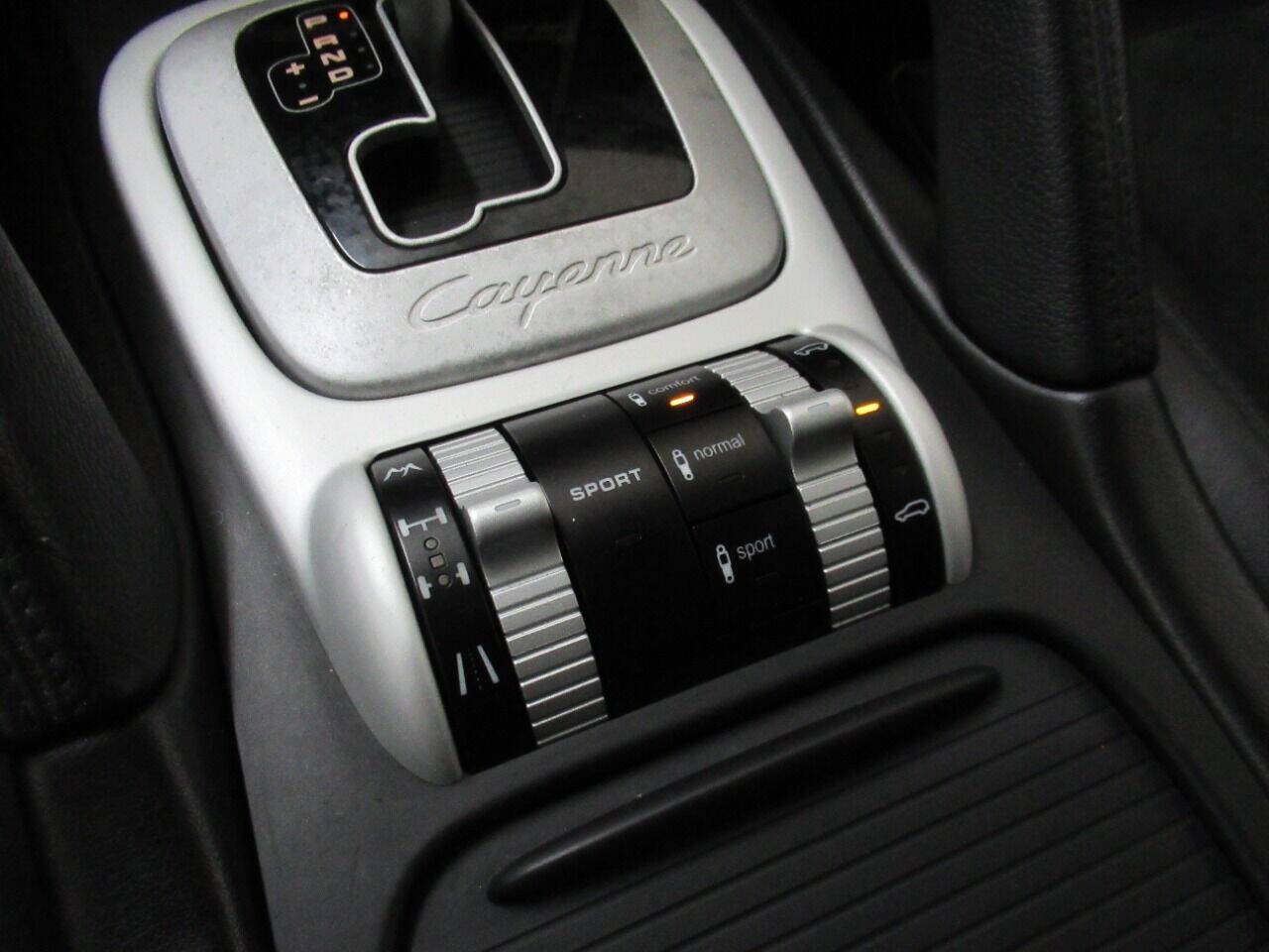 Used 2010 Porsche Cayenne GTS AWD/4WD image 14