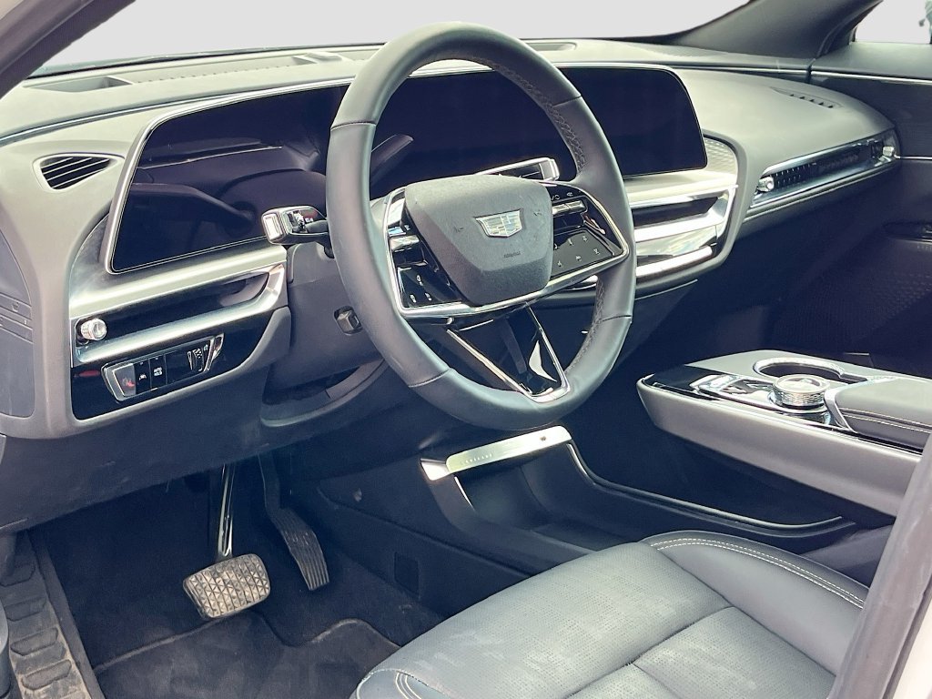 Used 2025 Cadillac Lyriq Sport RWD image 9