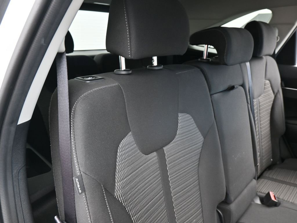 Used 2025 Kia Sorento LX image 35
