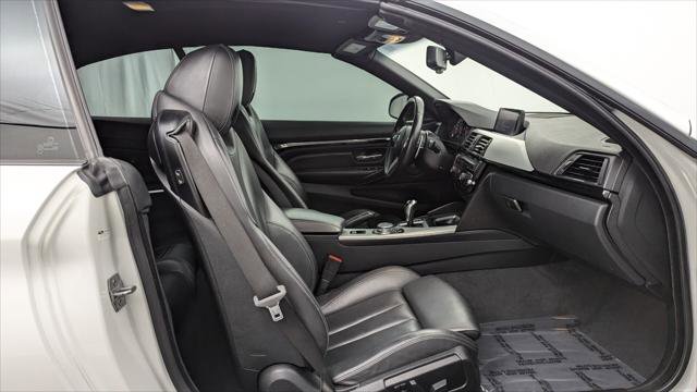 Used 2015 BMW M4 Convertible image 16