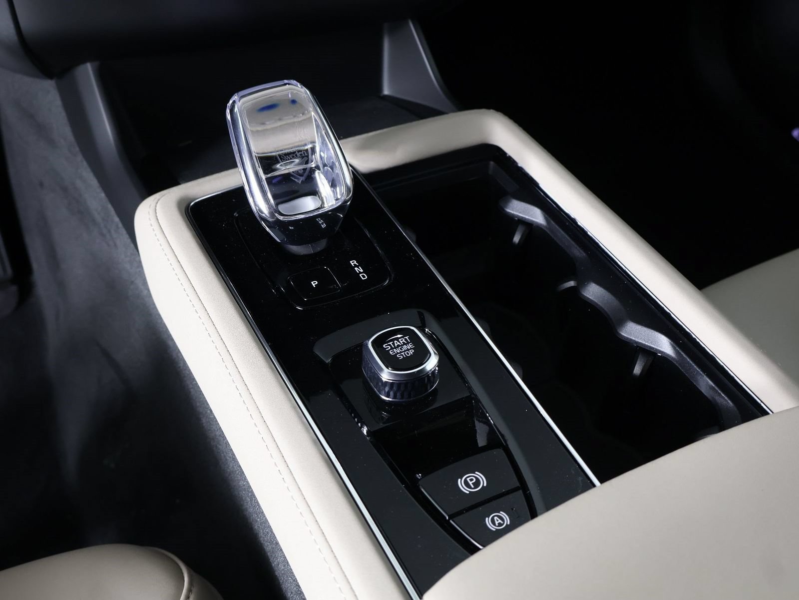 New 2026 Volvo XC90 B6 Plus w/ Protection Package AWD/4WD image 7