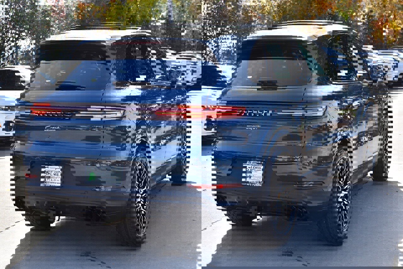 Used 2025 Porsche Cayenne image 8