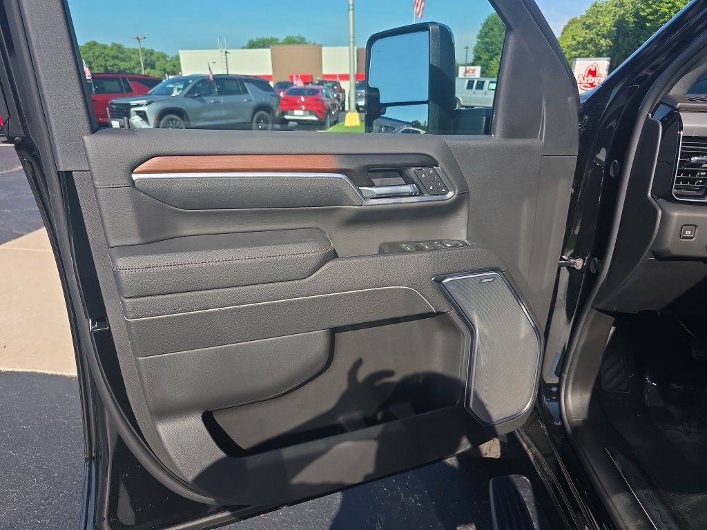 New 2026 GMC Sierra 2500 Denali w/ Denali Reserve Package AWD/4WD image 12