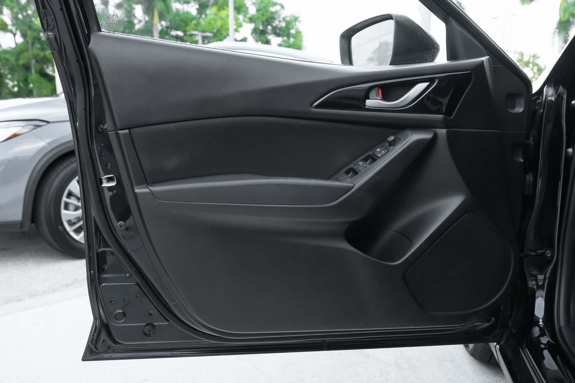 Used 2014 MAZDA MAZDA3 i Sport image 28