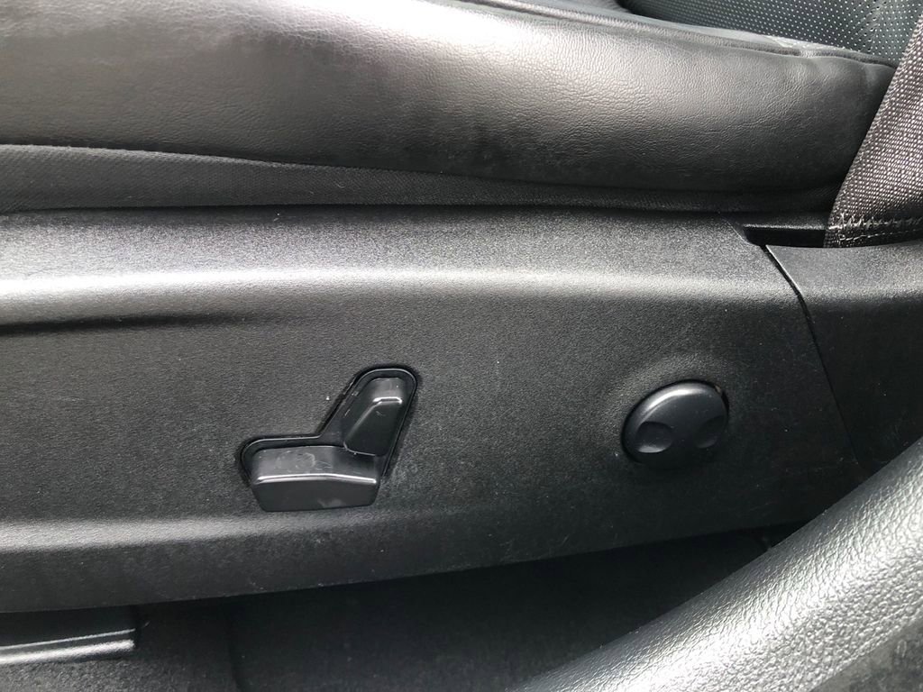 Used 2023 Chrysler 300 Touring L w/ Popular Equipment Group image 19