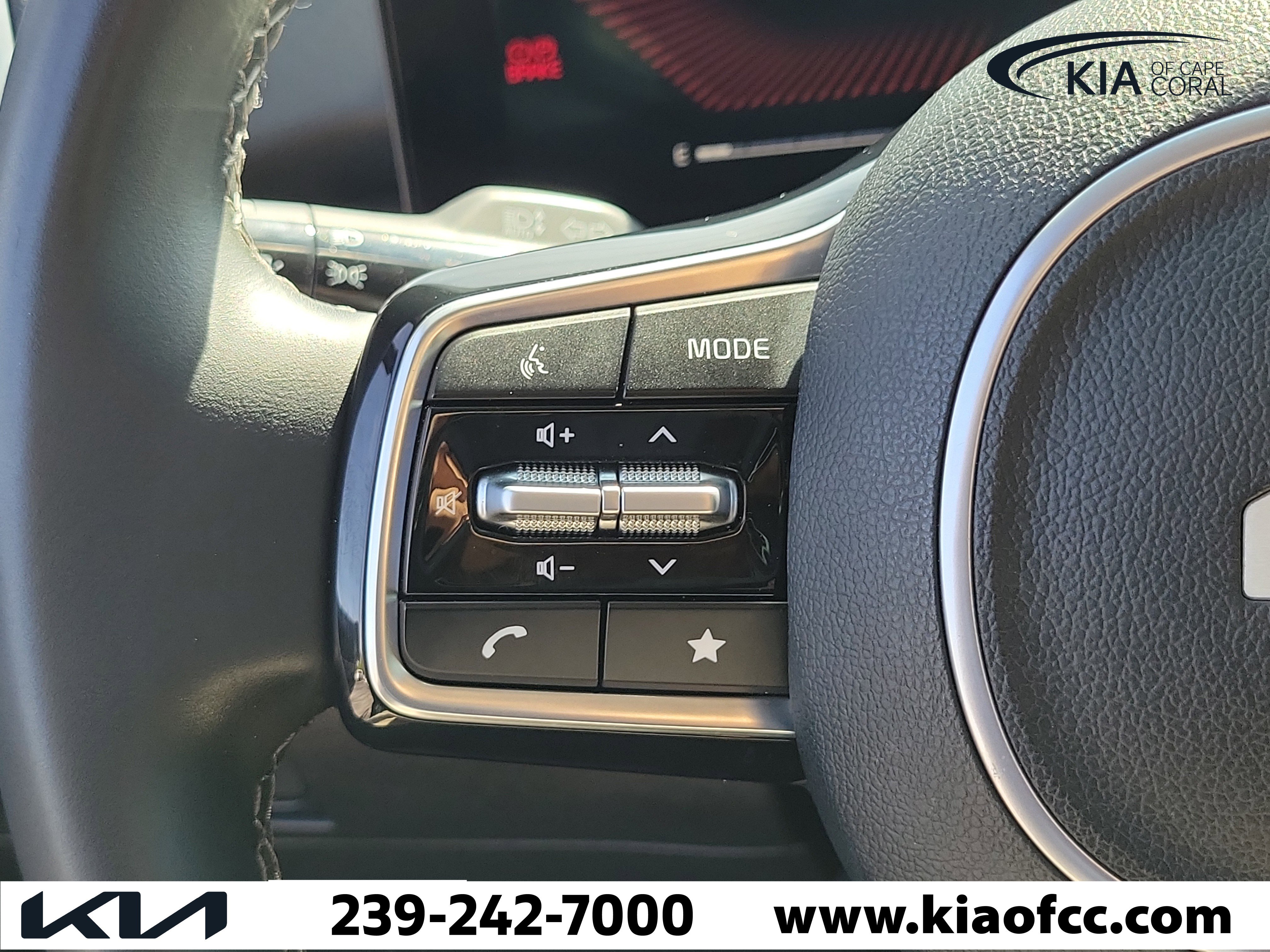 Certified 2024 Kia Sorento S w/ Panoramic Sunroof Package image 24