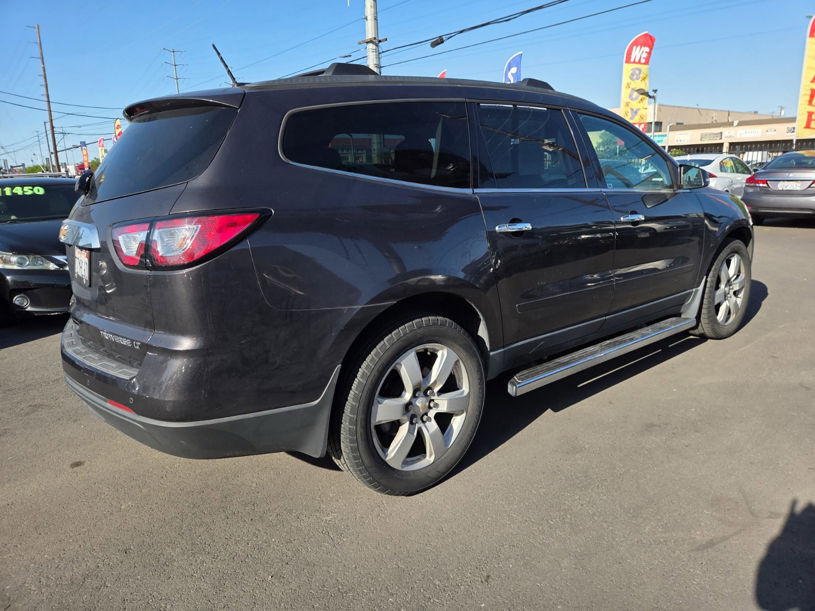 Used 2016 Chevrolet Traverse LT w/ Style and Technology Package image 3