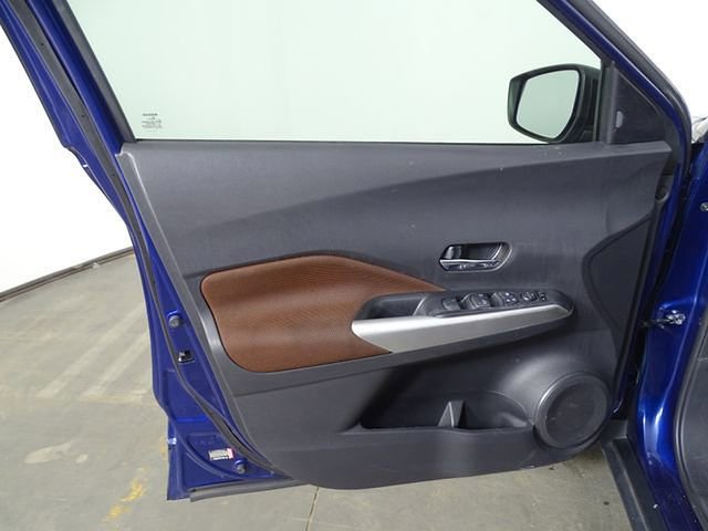 Used 2019 Nissan Kicks SR image 16