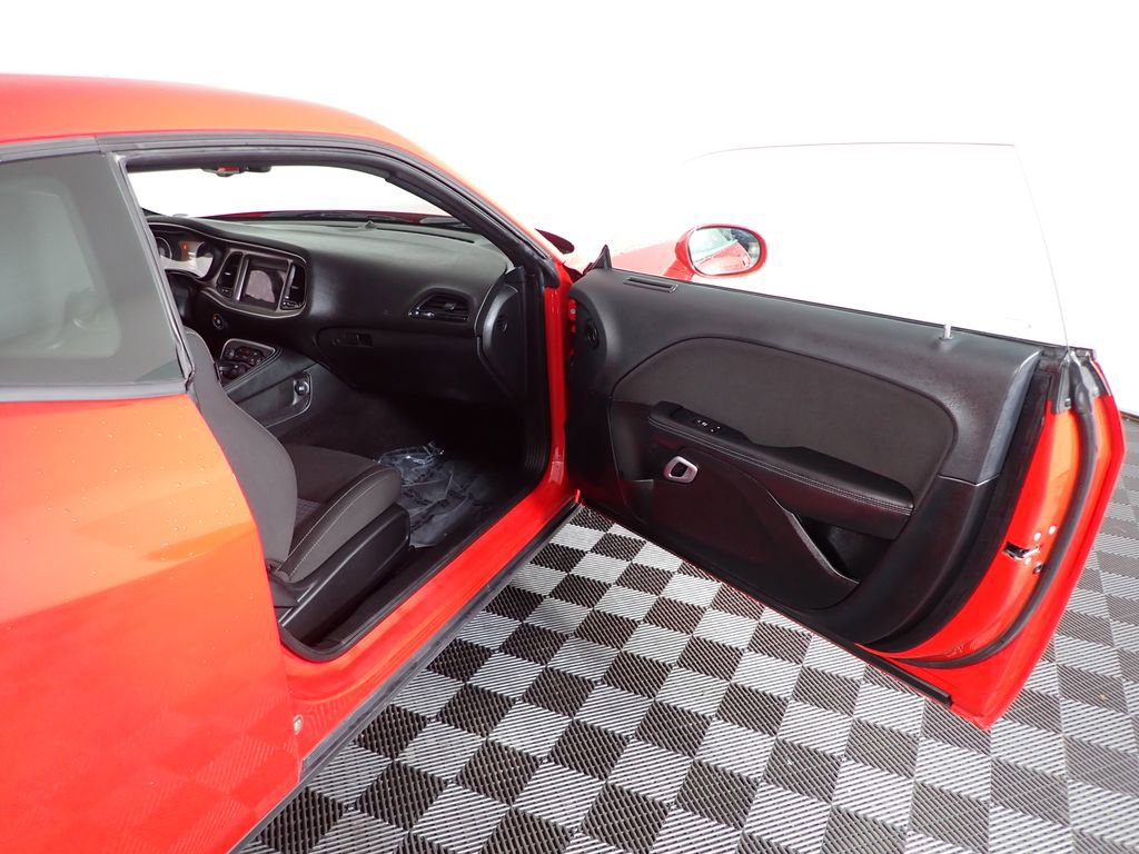Used 2022 Dodge Challenger GT AWD/4WD image 31