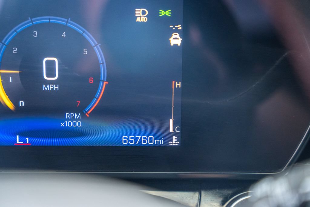 Used 2024 Chevrolet Trax RS w/ Sunroof Package FWD image 40