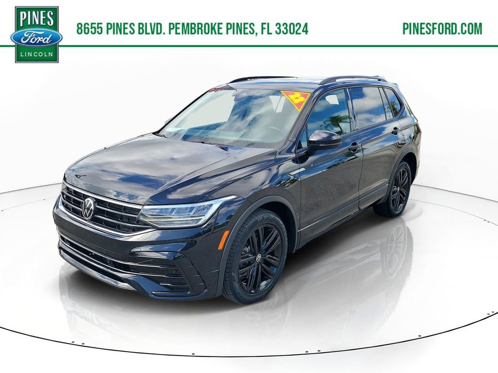 Used 2022 Volkswagen Tiguan SE R-Line image 1