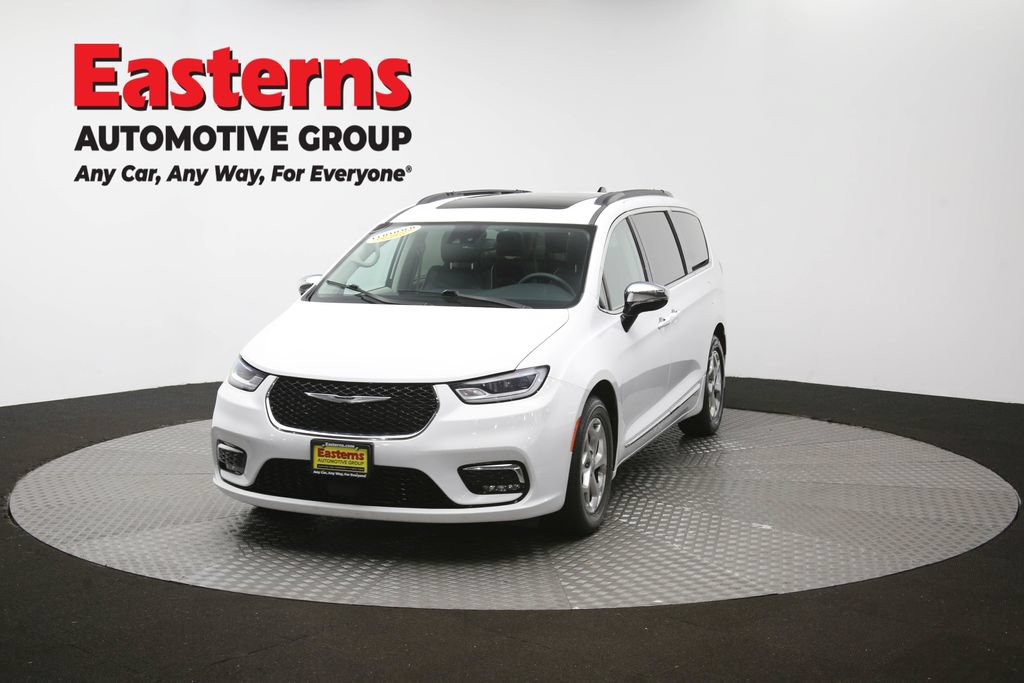 Used 2023 Chrysler Pacifica Limited FWD image 57