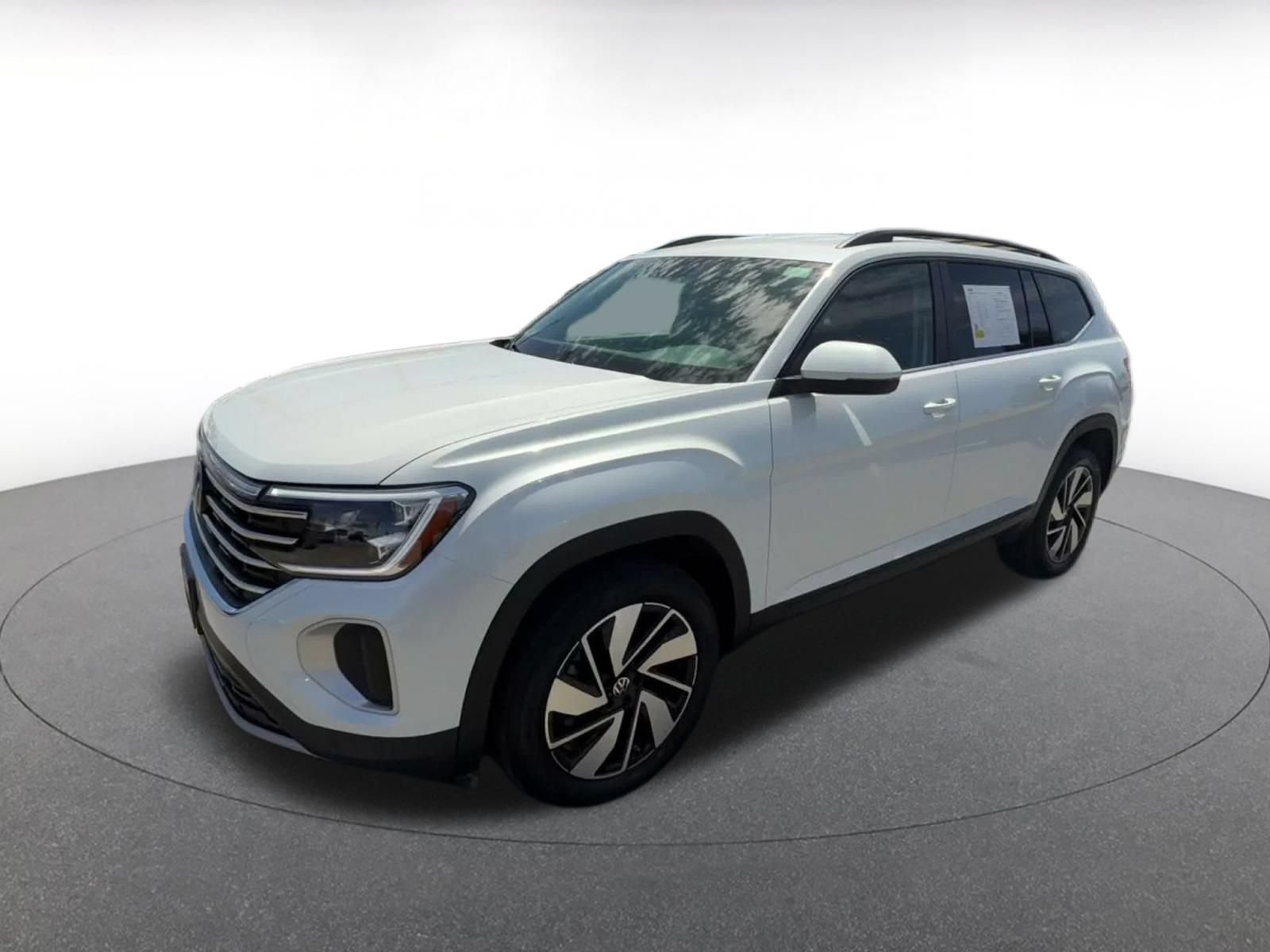 Used 2026 Volkswagen Atlas SE FWD image 6